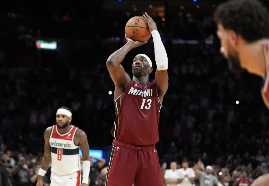 开云-韦德：我见证了阿德巴约一步步成长，看着他拿83分我感慨万千